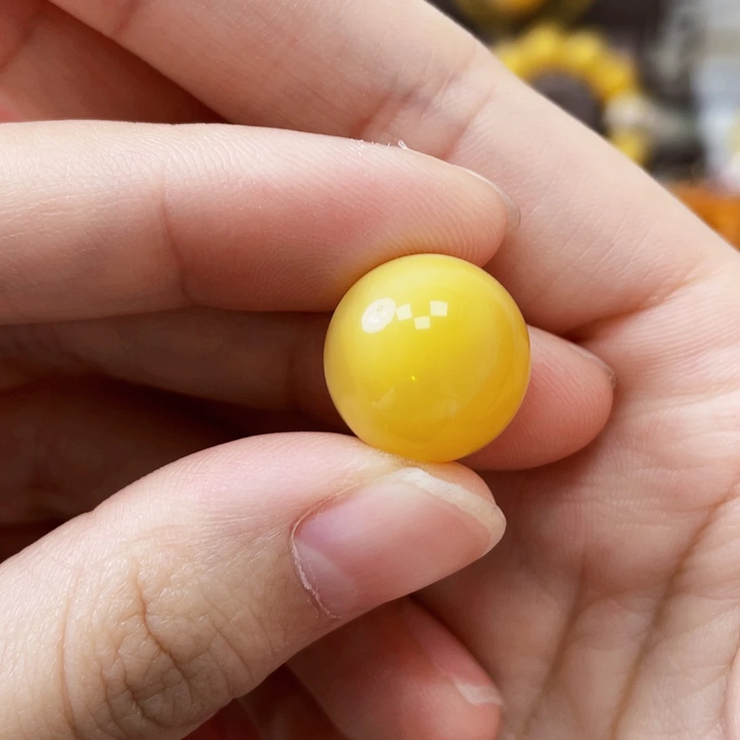 未镶嵌琥珀珠宝奇石14.8mm浓蜡鸡油黄 瑕
