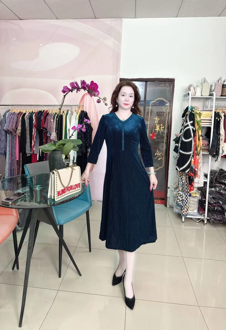 高贵羊绒裙2024新款气质奢华外出穿搭中年妈妈大摆裙女