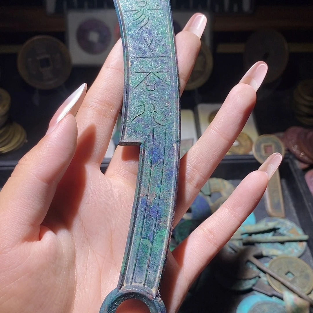 呵***呵铜现代仿制工艺品