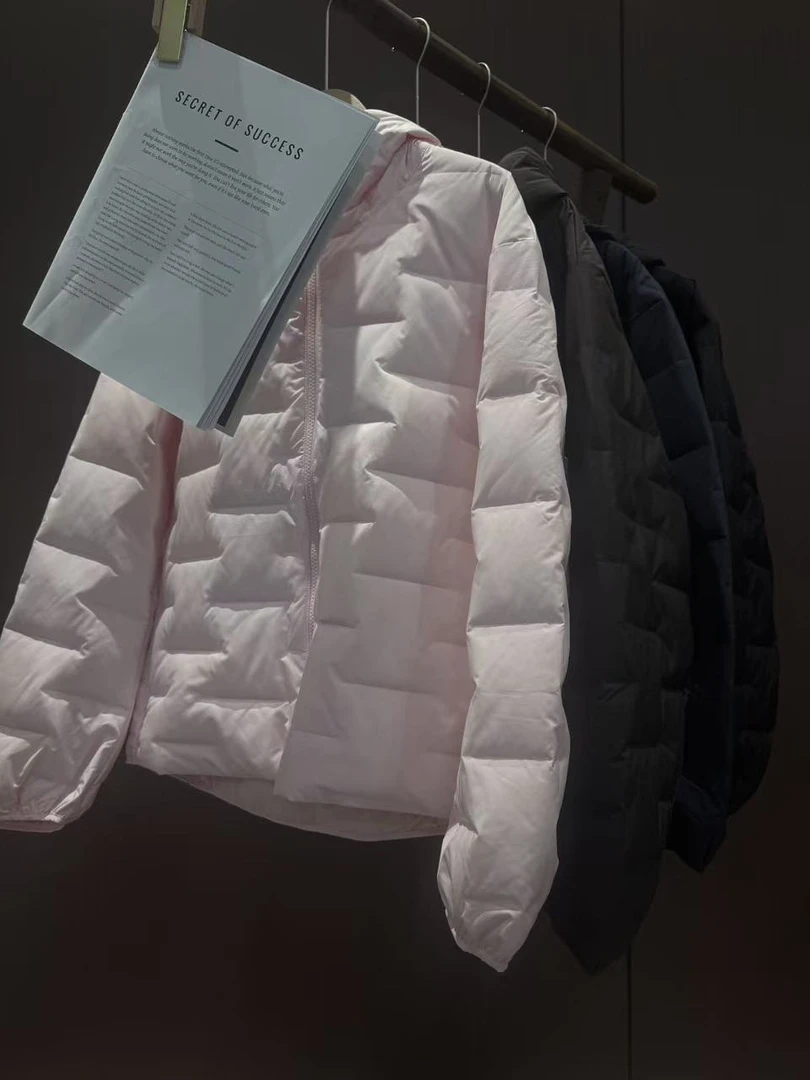 女款秋冬  3D一体轻量连帽白鸭绒羽绒服外套