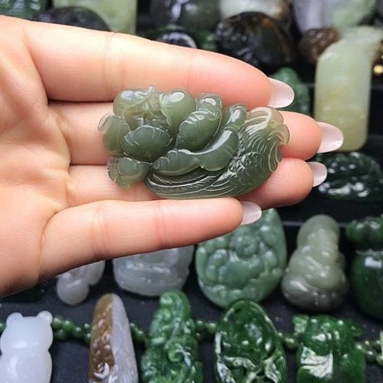 和田玉未镶嵌挂件