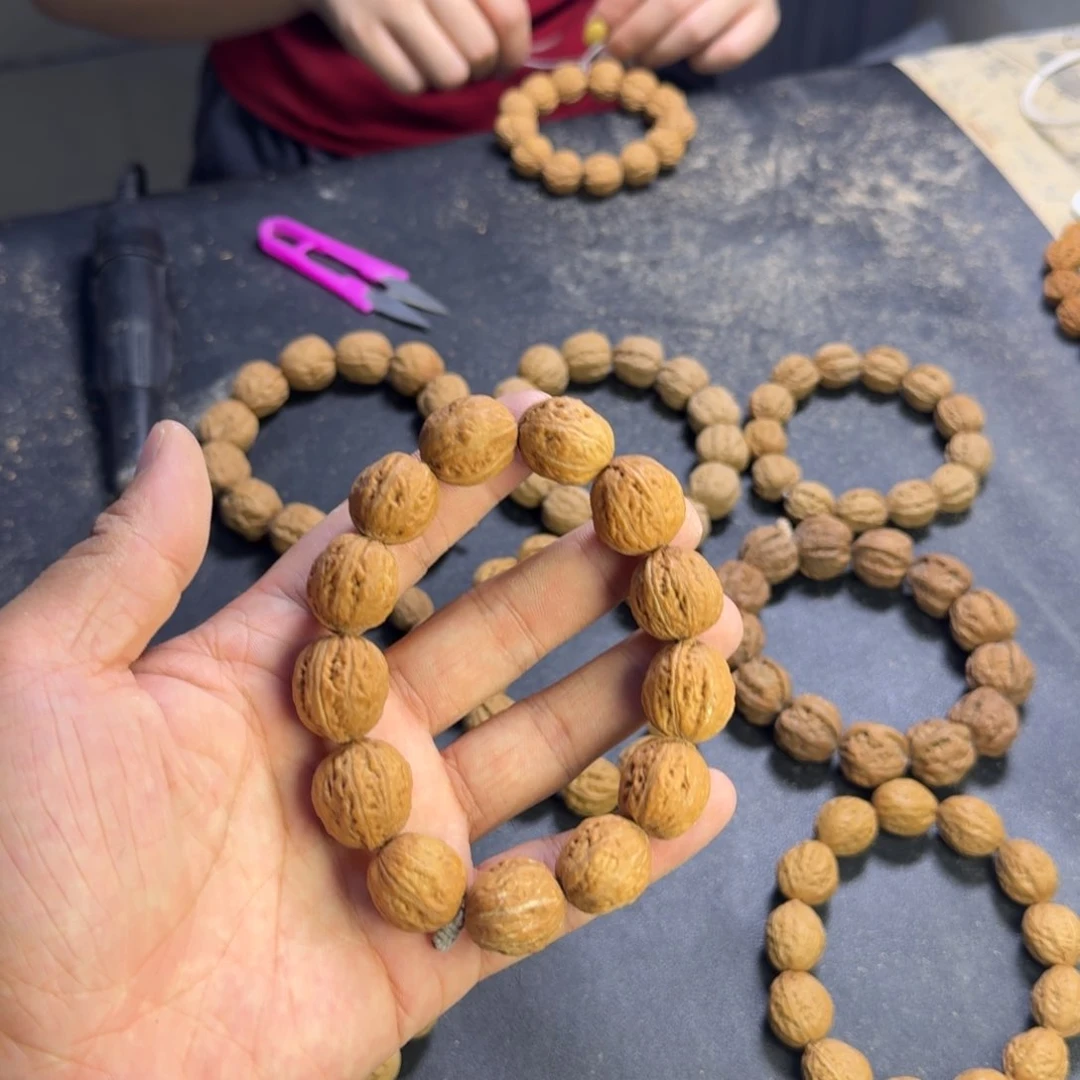 曲***、核桃手串/手链小秋子手串