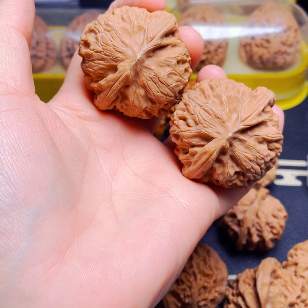 吊坠文玩核桃深****鱼宫灯狮子头