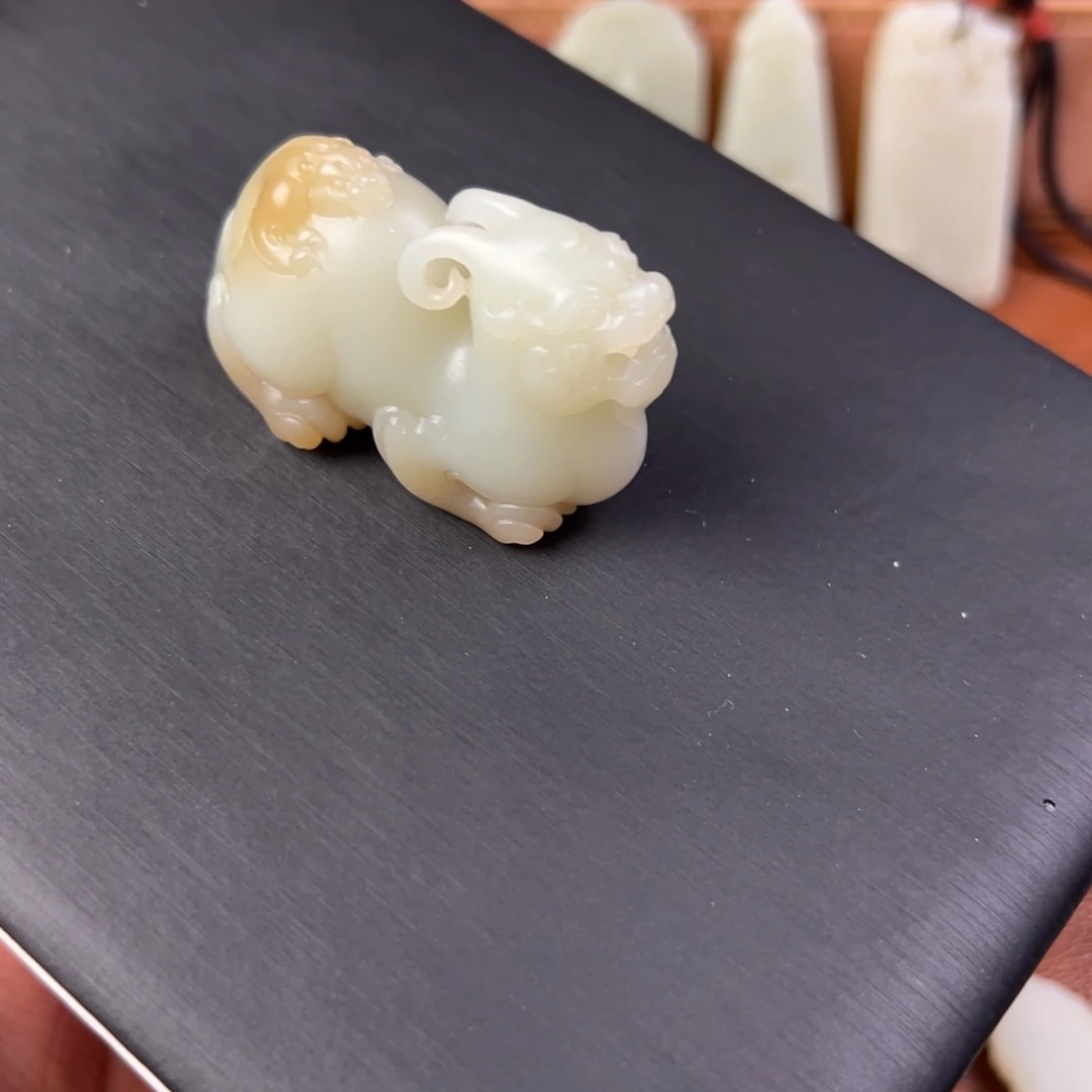 和田玉（青白玉）未镶嵌颈饰