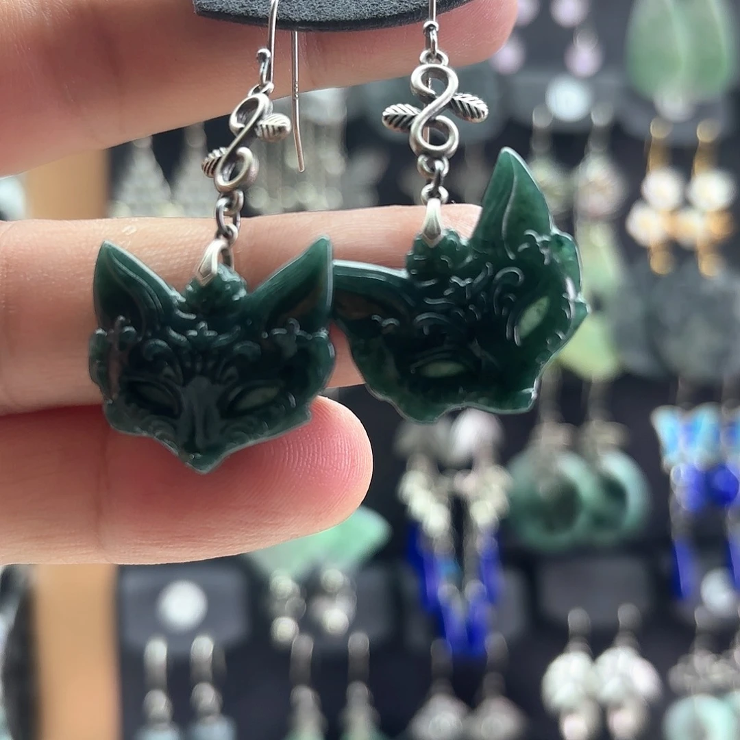 翡翠银S925镶嵌颈饰红*狼