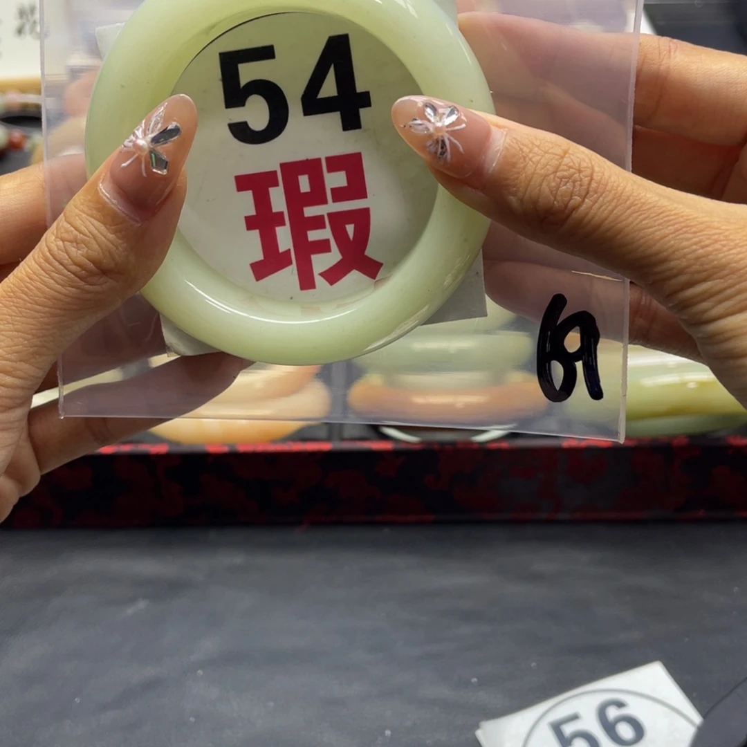 未镶嵌手镯石英岩玉