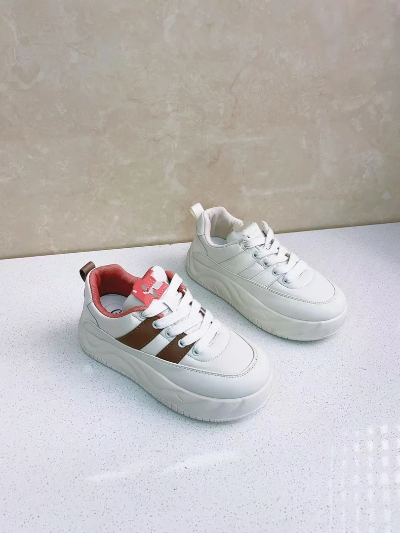 现货）时髦面包鞋女2025春季新款休闲板鞋百搭小白鞋2523