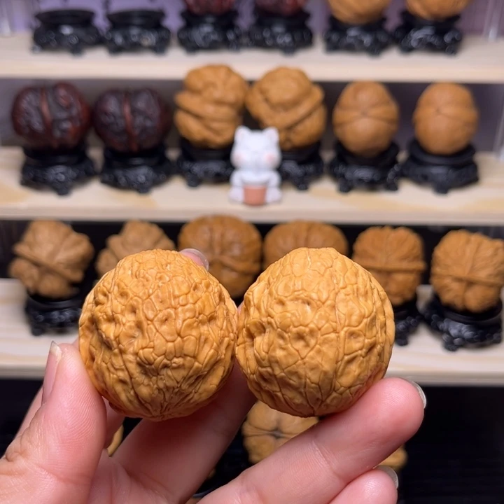 文玩核桃吊坠19w金丝绣球