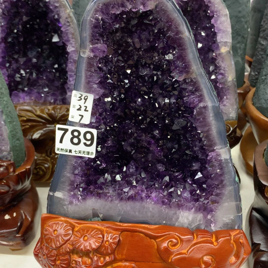 水晶摆件未镶嵌晶洞