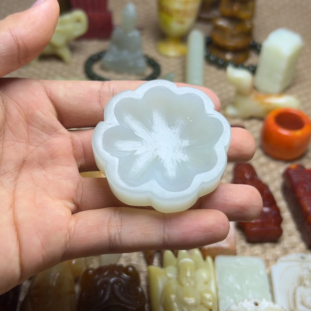 未镶嵌蛇纹石玉颈饰
