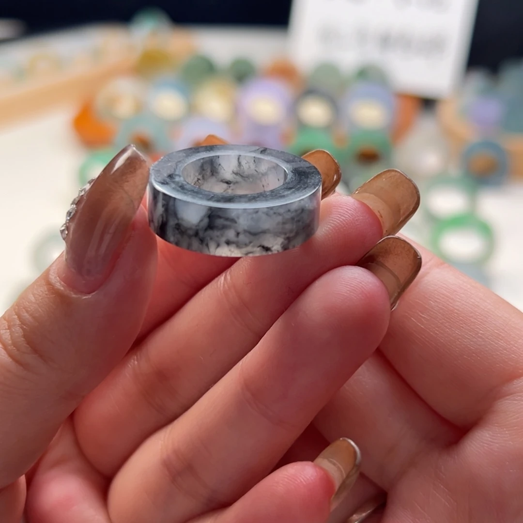 定制翡翠未镶嵌戒指