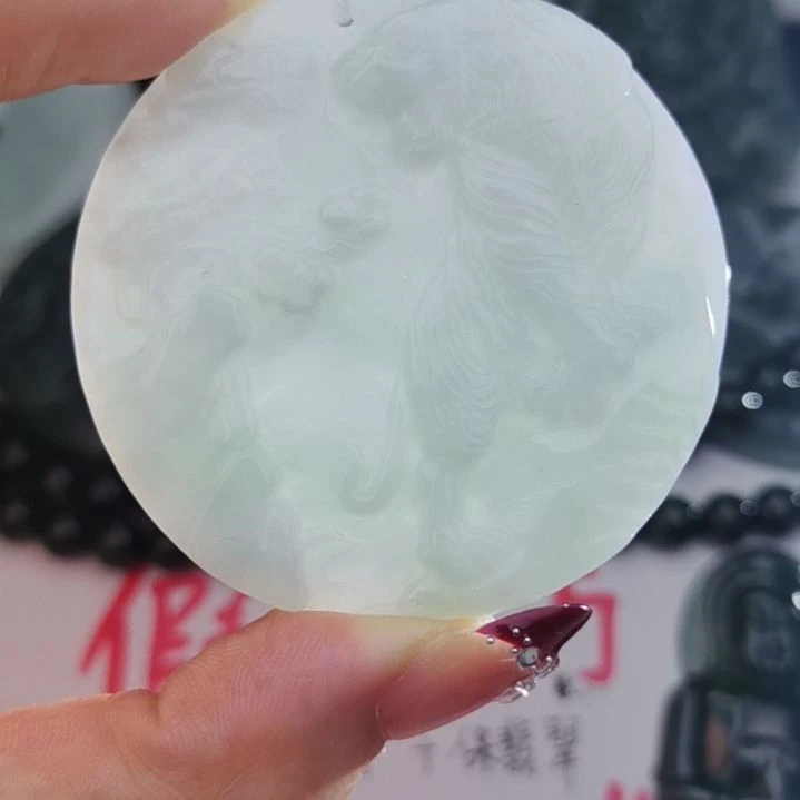 翡翠颈饰未镶嵌天然的A货翡翠多样性发货