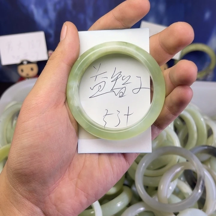 蛇纹石玉手镯未镶嵌益*子