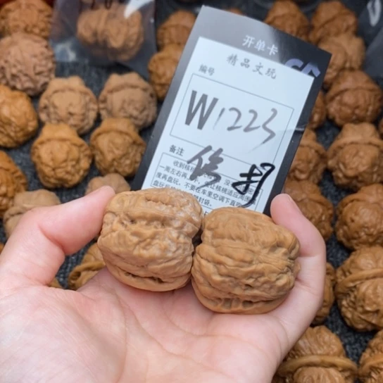 吊坠桃核我是第一百37