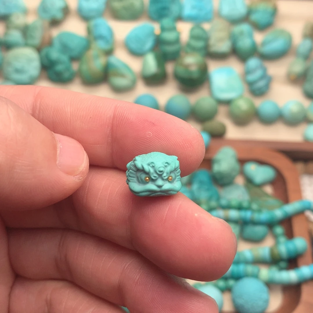 绿松石未镶嵌颈饰