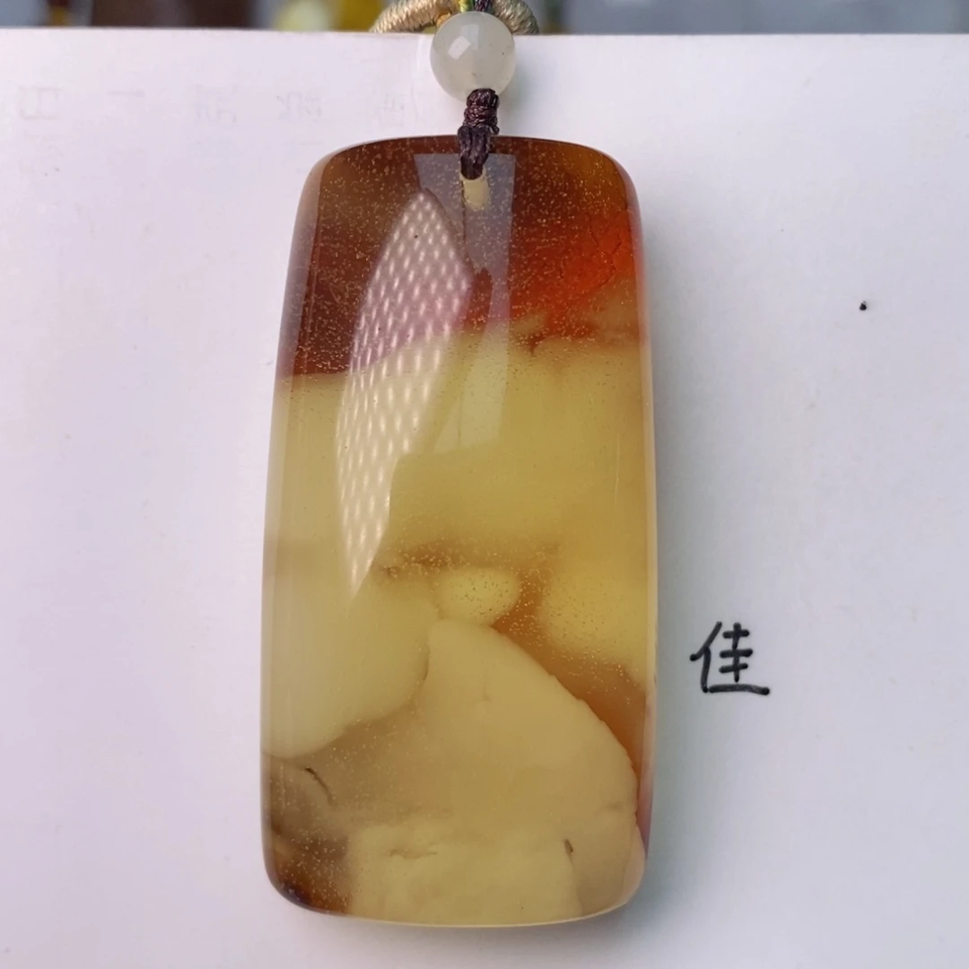 未镶嵌琥珀珠宝奇石