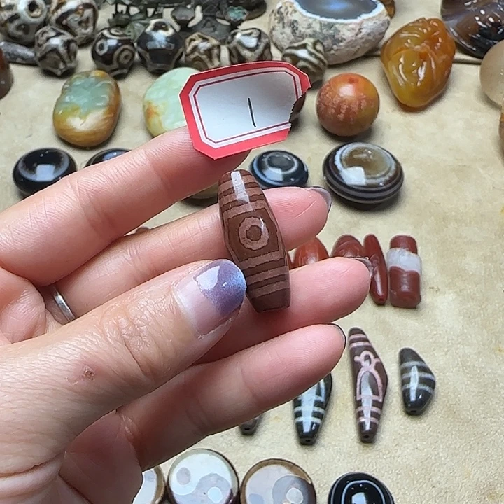 玛瑙/玉髓未镶嵌珠宝半成品1