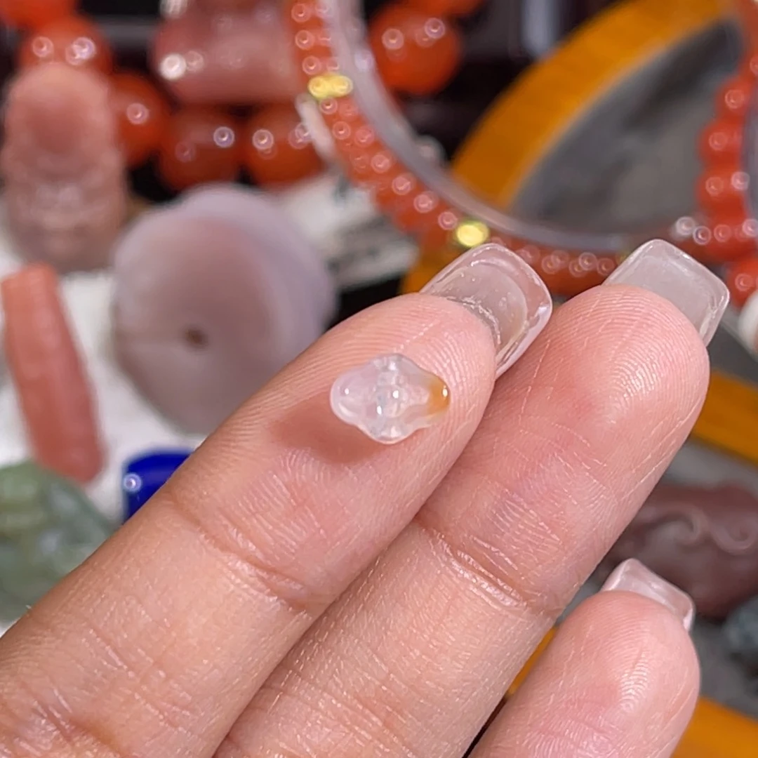 玛瑙/玉髓河湾料冰飘祥云7.6x3.7 m m未镶嵌不换退