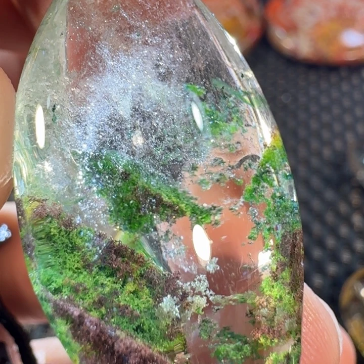 水晶颈饰未镶嵌静**埖