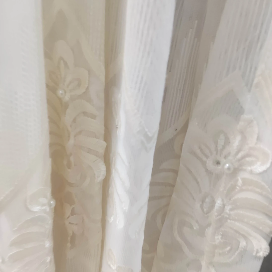 4207米色浮雕铆钉纱帘宽4.53高2.57米挂钩款