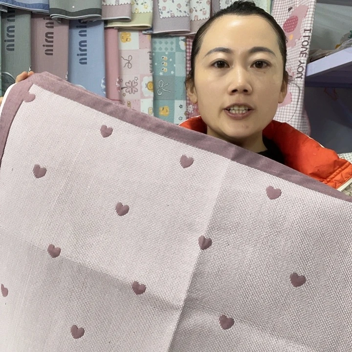 棉处理酒红色爱心