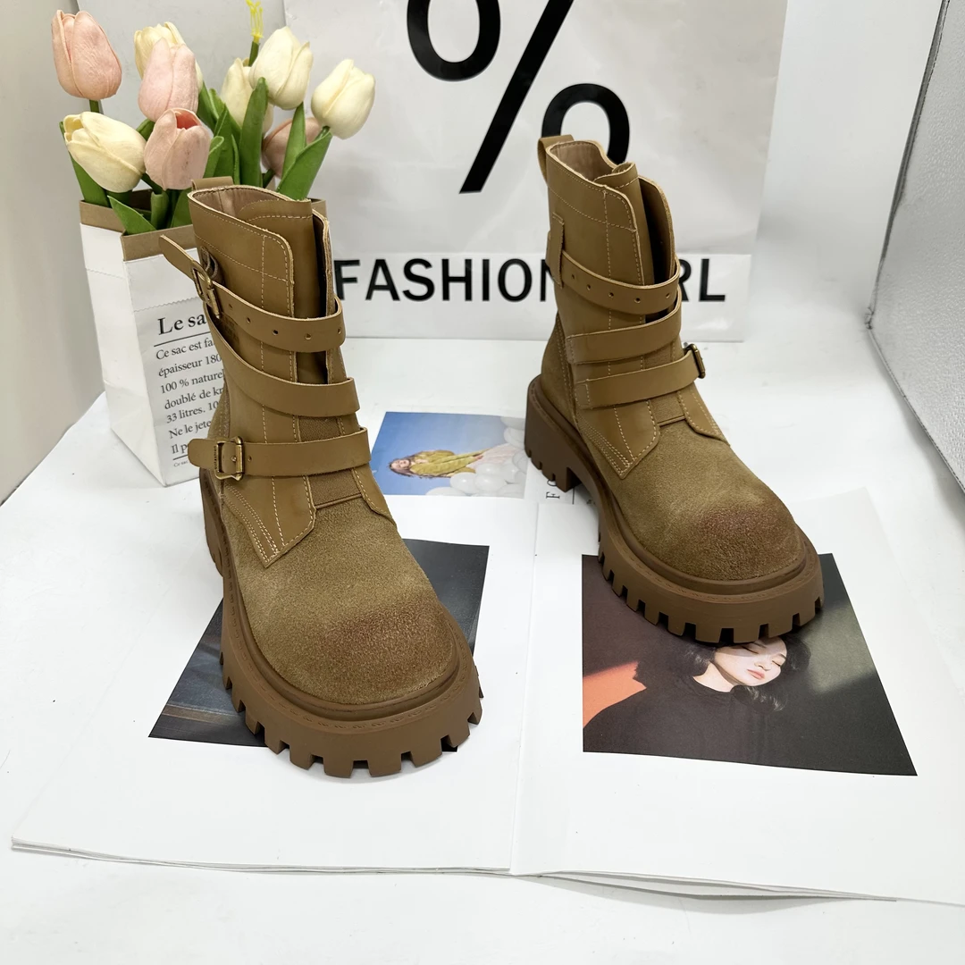 新款气质休闲百搭女士马丁靴A/DDW/118-1