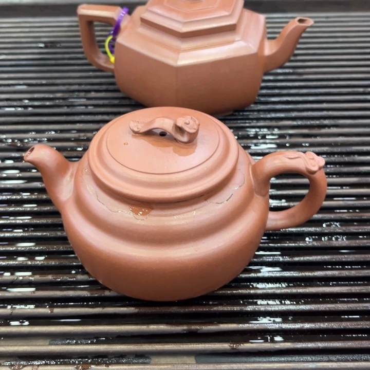 野***助紫砂茶壶紫砂的颜色与色彩也不同