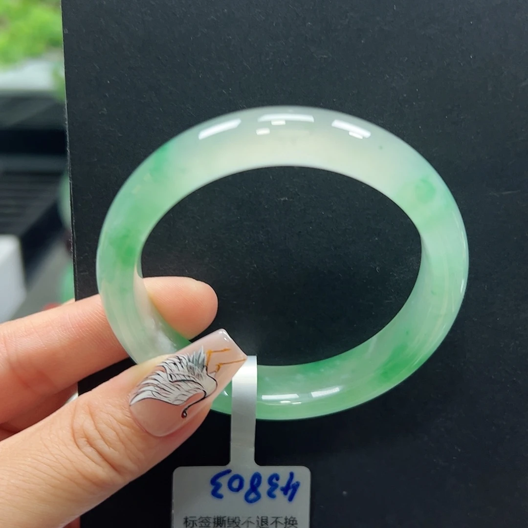 石英质玉（非洲翠）手镯未镶嵌