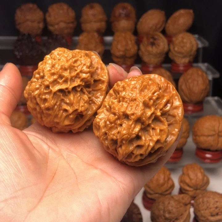 文玩核桃吊坠28圣元狮王