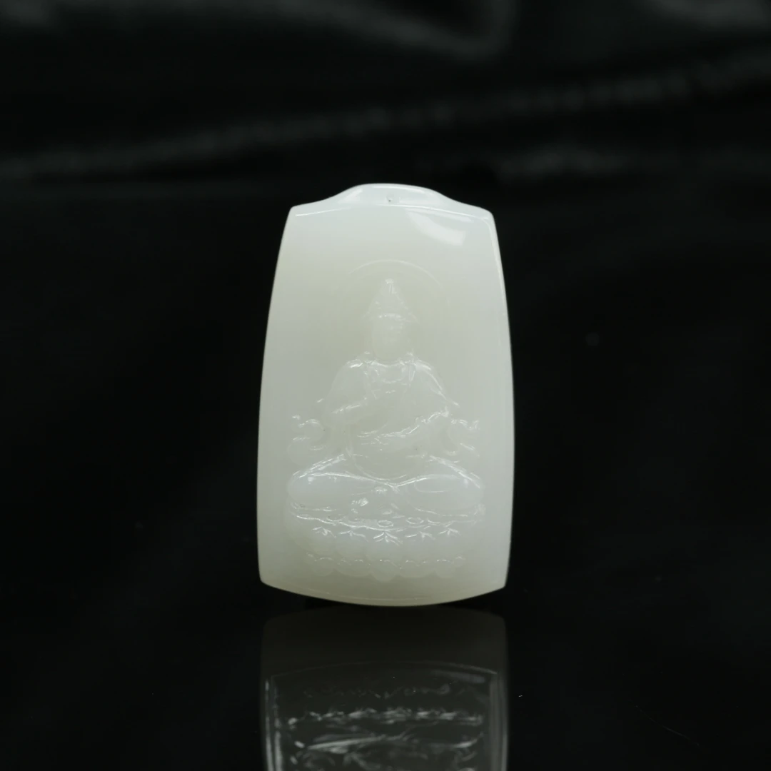 23和田玉白观音/000098北京中保拍卖