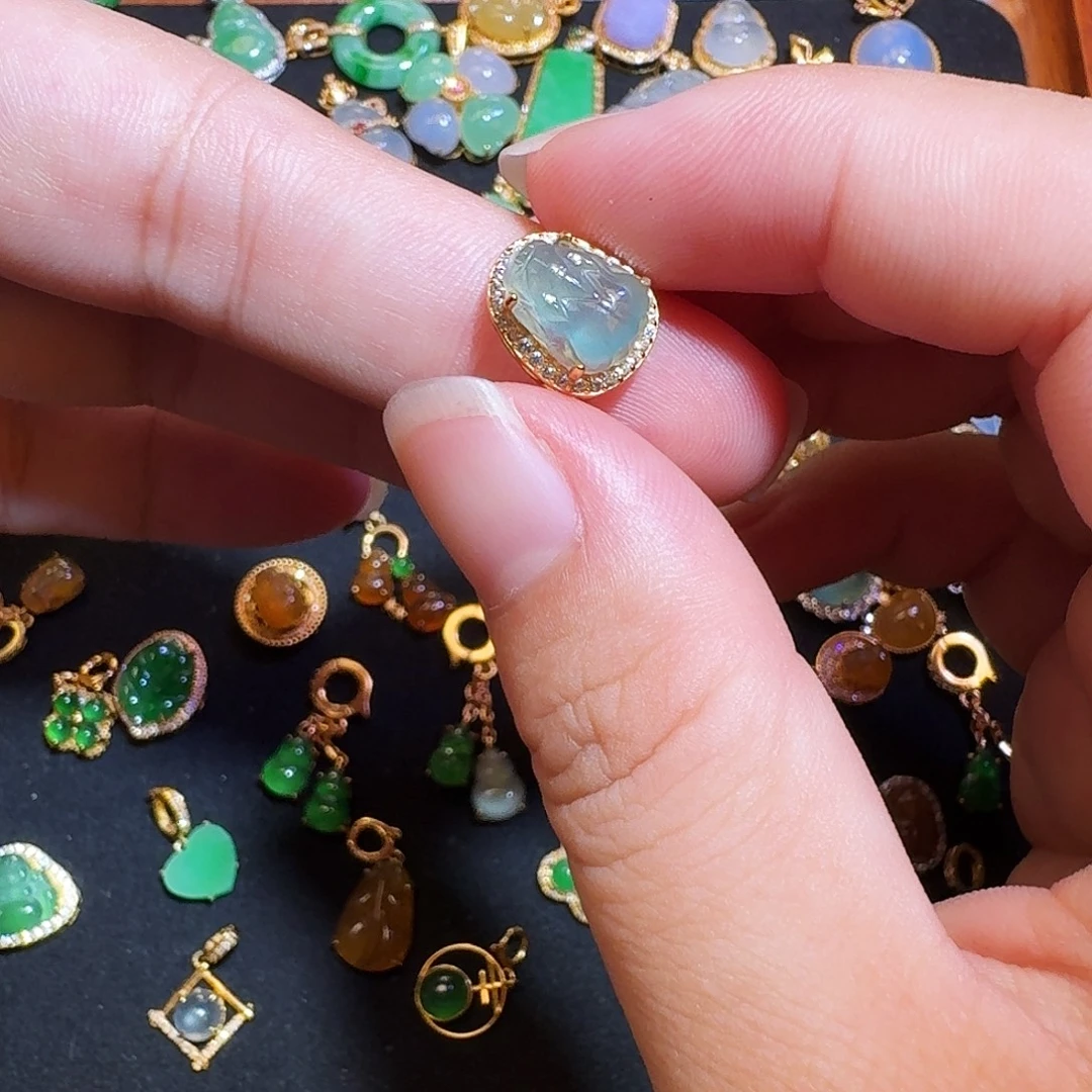 颈饰银S925镶嵌翡翠