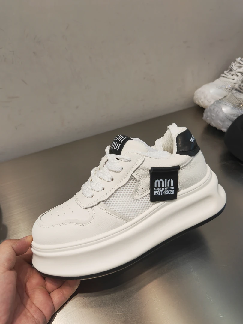 厚底小白鞋女2024夏季新款网面薄款透气爆款真皮百搭运动休闲板鞋