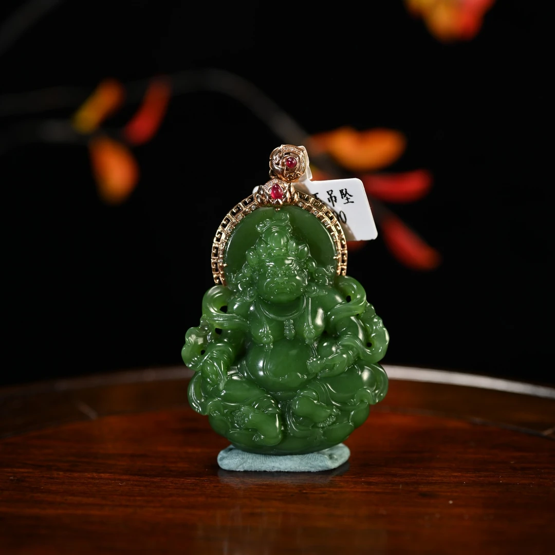 LOT8817 2512130054和田玉碧玉黄财神挂件/保利