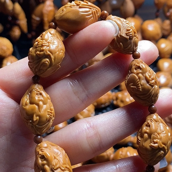 吊坠橄榄核荷叶财神