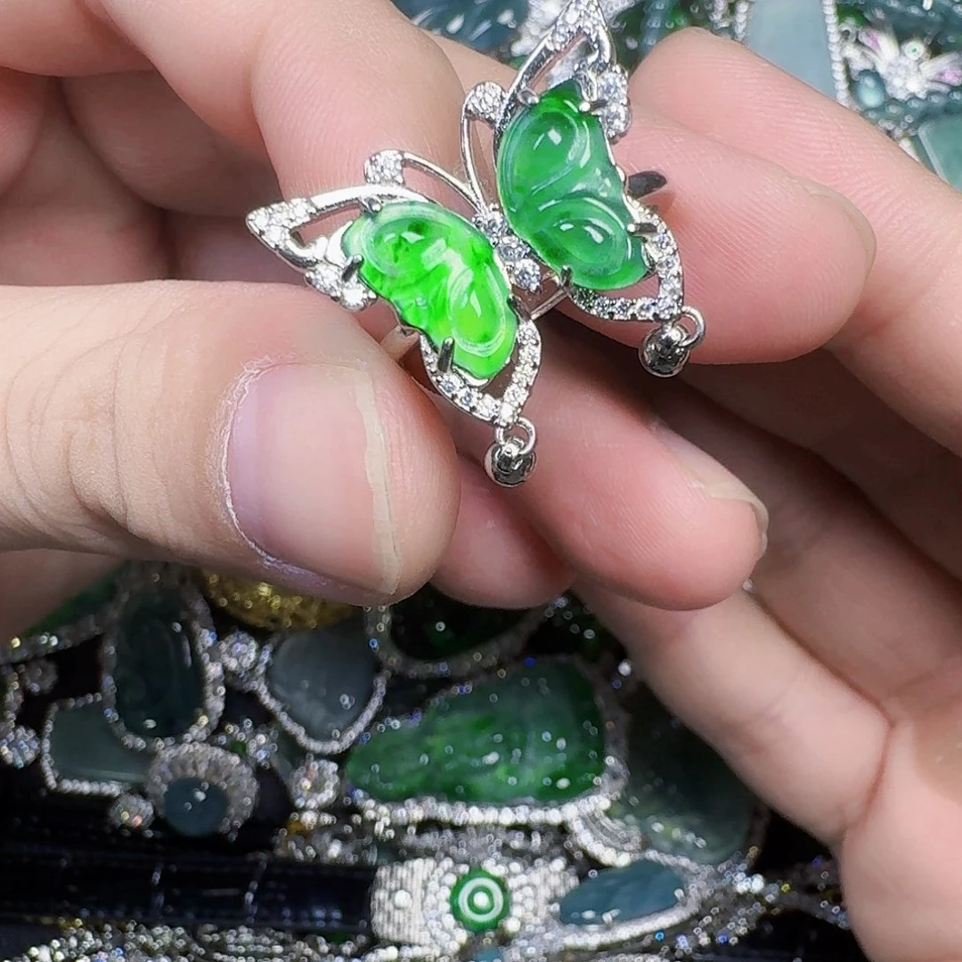 翡翠未镶嵌颈饰天然A货翡翠放漏