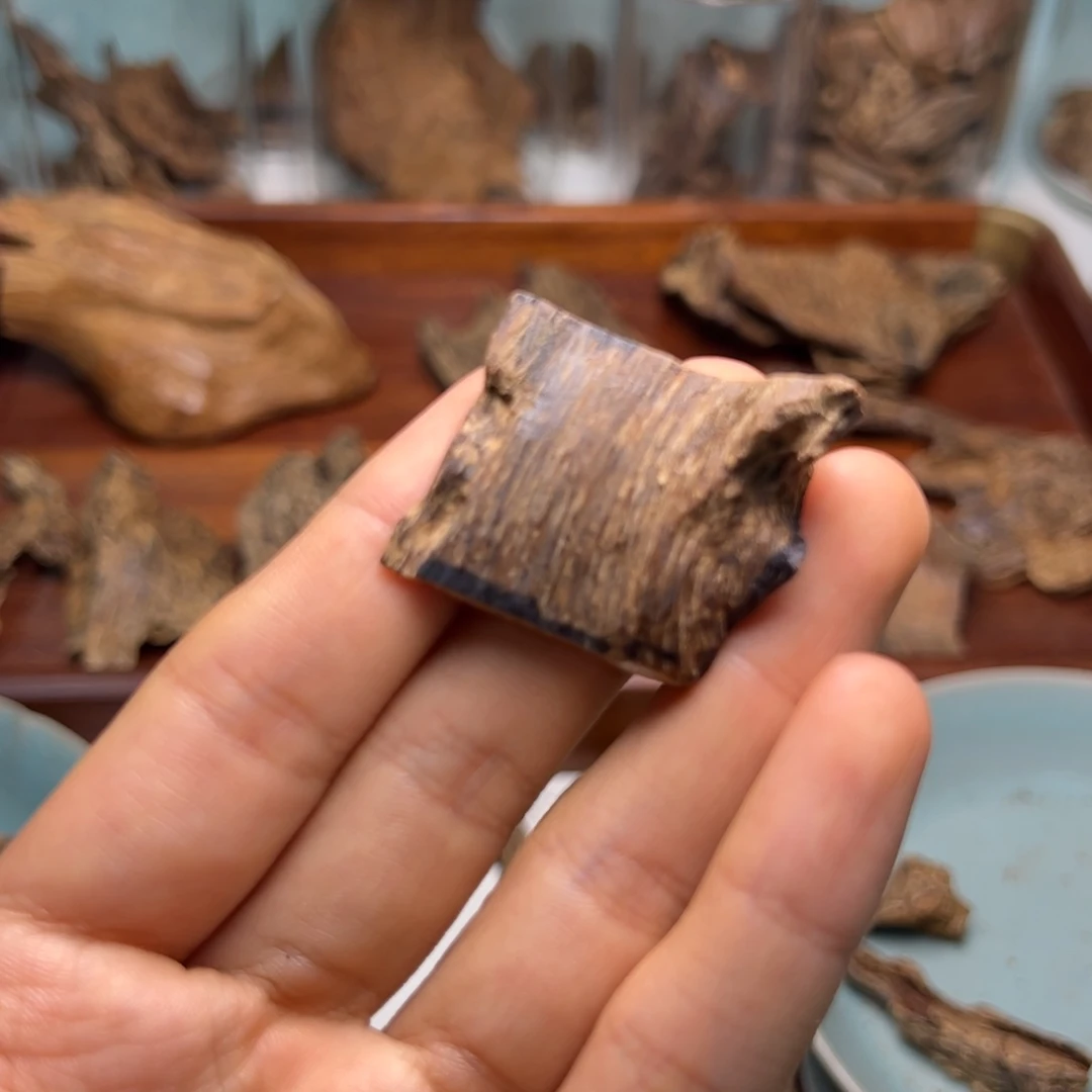 祈***望香料：达拉干沉水标本3.78克