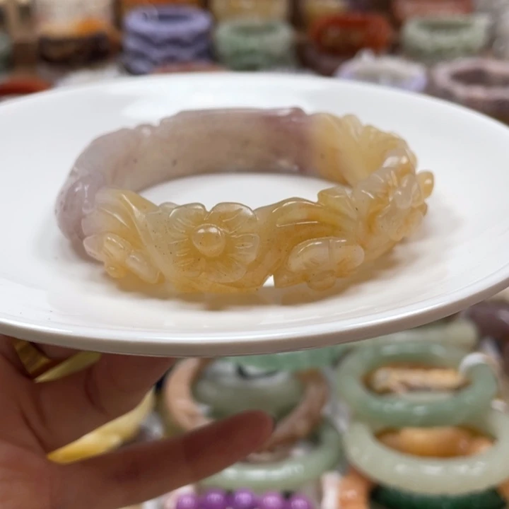 未镶嵌手镯石英质玉