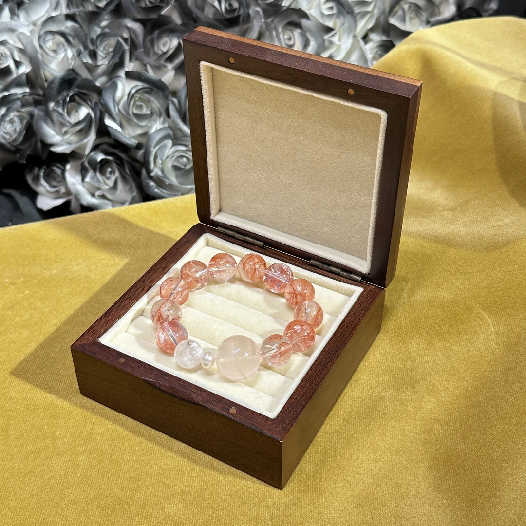 天然水晶红胶花手串(多样性发1)J16