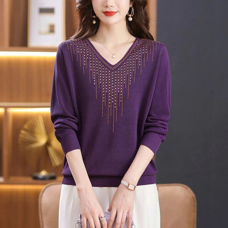 大码百搭中年胖妈妈V领针织衫时尚镶钻秋冬季宽松显瘦套头打底衫