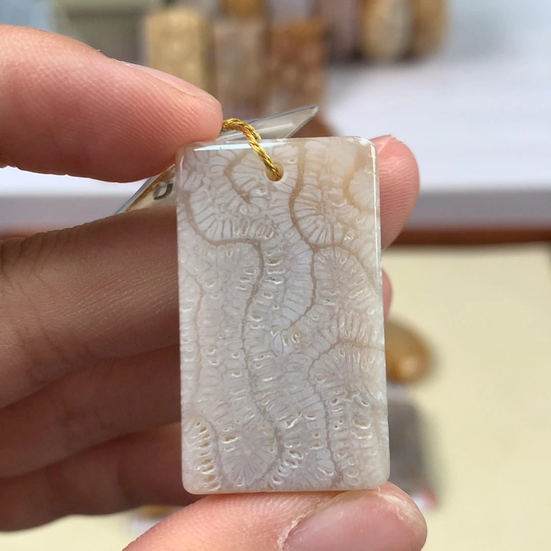 【闪购商品】硅化珊瑚（珊瑚玉）手镯未镶嵌福利吊坠7号
