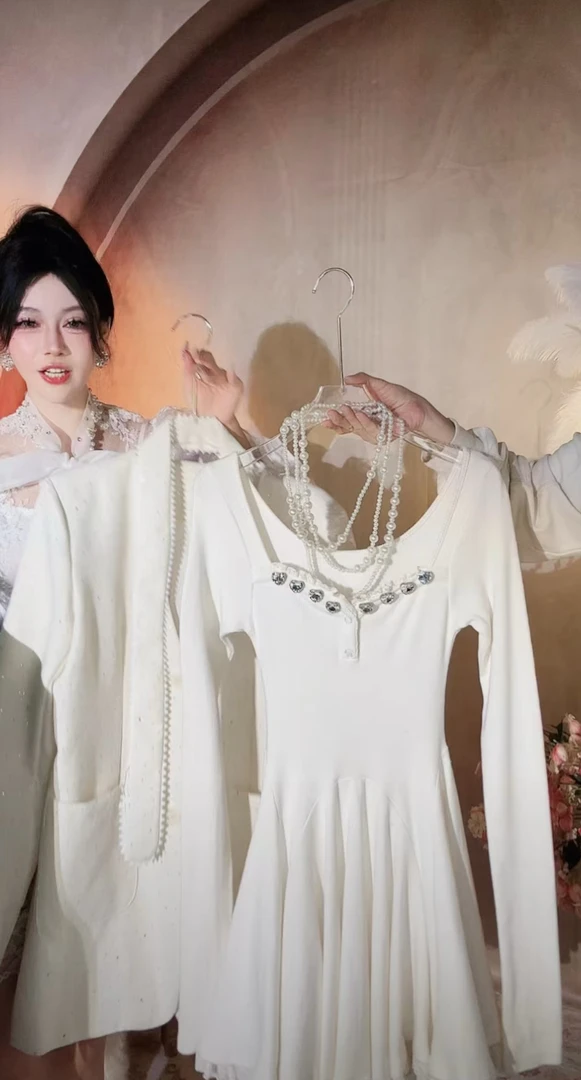 【崔】L0040 法式性感辣妹收腰秋季纯欲风蕾丝边长袖气质A字裙