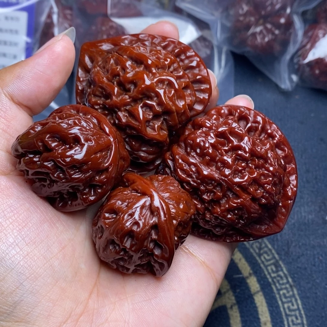 文玩核桃吊坠色差