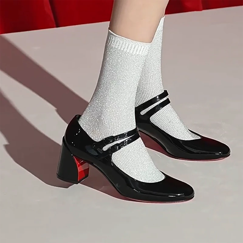 草莓王后2025新款红底圆头二带扣通勤气质风玛丽珍粗跟时尚高跟鞋