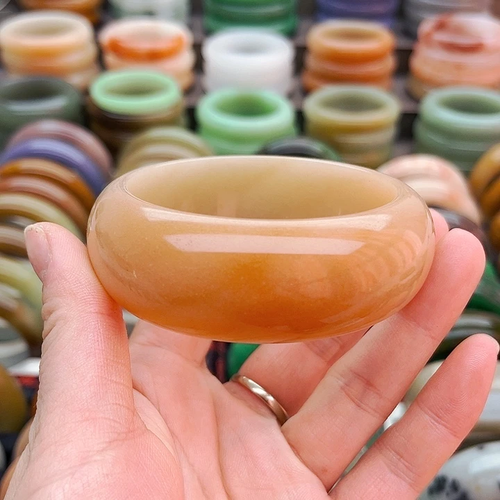 未镶嵌手镯（圆镯）石英质玉