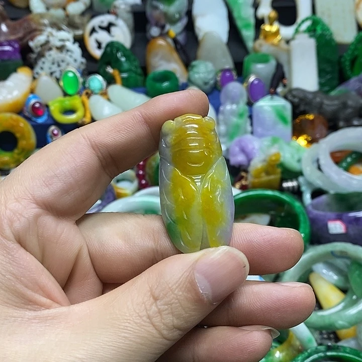 颈饰未镶嵌翡翠官方正规运回血放漏