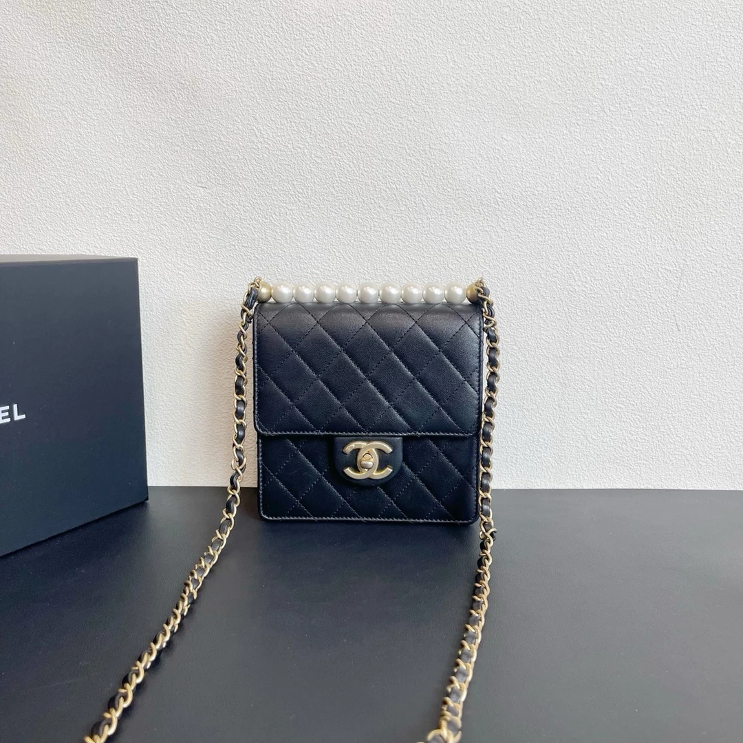 95新 Chanel/香奈儿 98新 奢总管/黑色竖版珍珠包/27开有卡