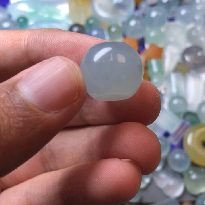 定制翡翠未镶嵌挂件