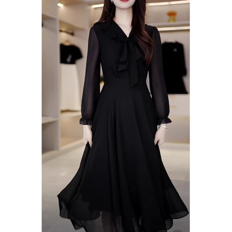 晴天气质轻奢连衣裙2025春夏新款黑色高级感独特别致修身中长裙