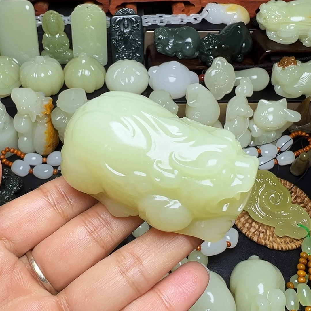 寻***使软玉未镶嵌把件新疆天然精品料子