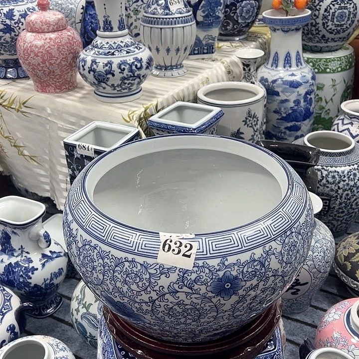 摆件青花瓷手工手绘高温釉下彩，居家摆件鱼缸